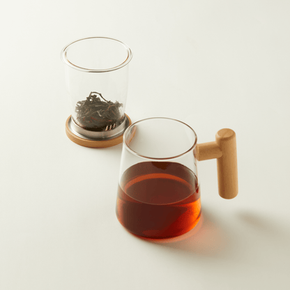 Mlkstudi Minimalist Borosilicate Glass Tea Brewer with Ergonomic Wooden Handle - Premium Heat-Resistant Teapot with Removable Infuser for Loose Leaf & Herbal Tea (450ml / 15.2 oz)